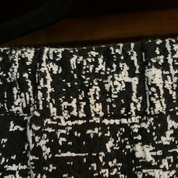 DANA BUCHMAN Black/Cream Pattern Super Soft, Slip On, Pencil Skirt, Large, GUC. - Picture 4 of 7